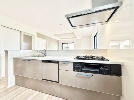 �L�b�`���@�������Ƒ����J��[�߂�A������̂���L�b�`��