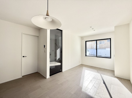 ���r���O�@���������R�Ɖ�b�����܂��A�S�n�悢�ЂƂƂ�