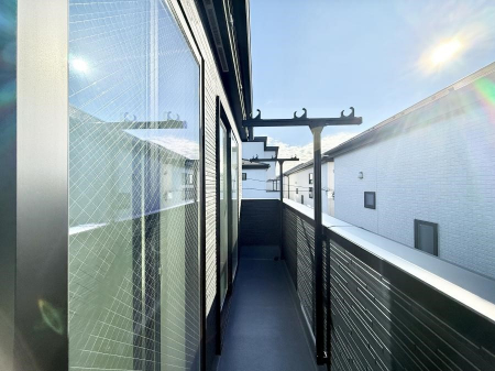 �o���R�j�[�@������ �G�߂̈ڂ낢����������J���I�ȋ�Ԃł�