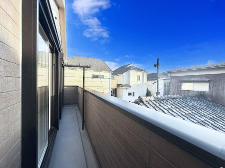 �o���R�j�[�@������ �G�߂̈ڂ낢����������J���I�ȋ�Ԃł�