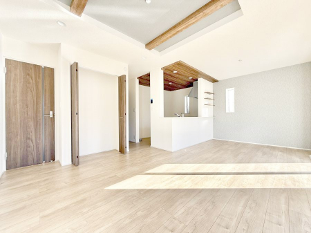 ���r���O�@���������났�ƏΊ炪�W�܂�A�S���܂郊�r���O