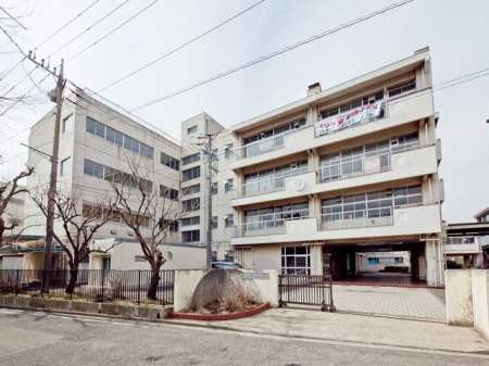 ���ӊ��@���w�Z 1100m ���l�s�����h���w�Z