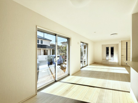 ���r���O�@���������났�ƏΊ炪�W�܂�A�S���܂郊�r���O