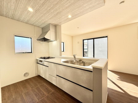 �L�b�`���@���������y���݂ƐH�ׂ�K����͂���L�b�`��