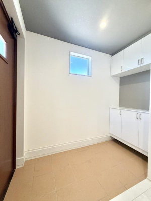 ���ց@������ �V���v���Ŕ������A���K�ȕ�炵�̓����