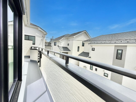 �o���R�j�[�@������ �G�߂̈ڂ낢����������J���I�ȋ�Ԃł�