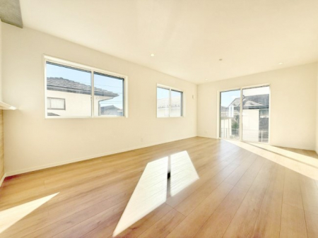 ���r���O�@���������R�Ɖ�b�����܂��A�S�n�悢�ЂƂƂ�