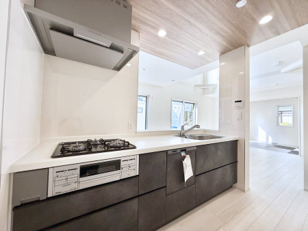 �L�b�`���@�������Ƒ����J��[�߂�A������̂���L�b�`��