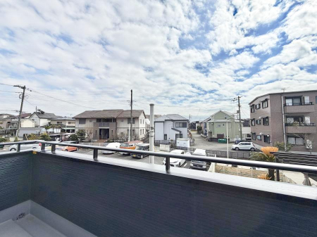 �o���R�j�[�@������ �G�߂̈ڂ낢����������J���I�ȋ�Ԃł�