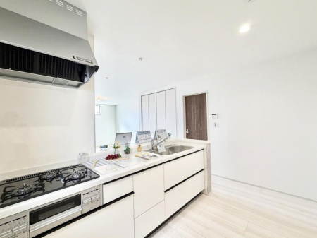 �L�b�`���@�������Ƒ����J��[�߂�A������̂���L�b�`��