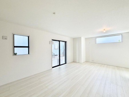 ���r���O�@���������S�n�̂����A���z�̃��r���O