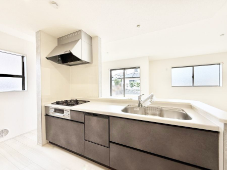 �L�b�`���@�������Ƒ��ƂȂ���A�R�~���j�P�[�V�����̏�