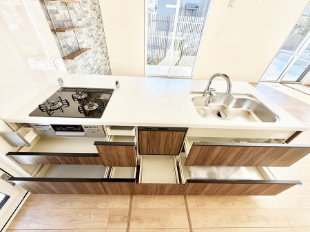 �L�b�`���@�������Ƒ����J��[�߂�A������̂���L�b�`��