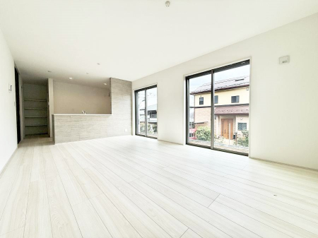 ���r���O�@���������났�ƏΊ炪�W�܂�A�S���܂郊�r���O