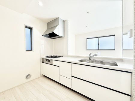 �L�b�`���@���������y���݂ƐH�ׂ�K����͂���L�b�`��