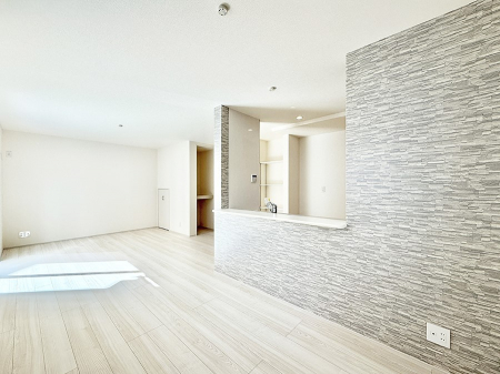 ���r���O�@���������S�n�̂����A���z�̃��r���O