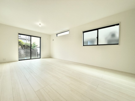 ���r���O�@���������났�ƏΊ炪�W�܂�A�S���܂郊�r���O