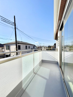 �o���R�j�[�@������ �G�߂̈ڂ낢����������J���I�ȋ�Ԃł�