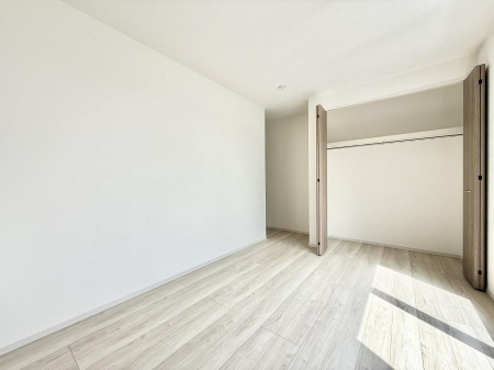 �Q���@����