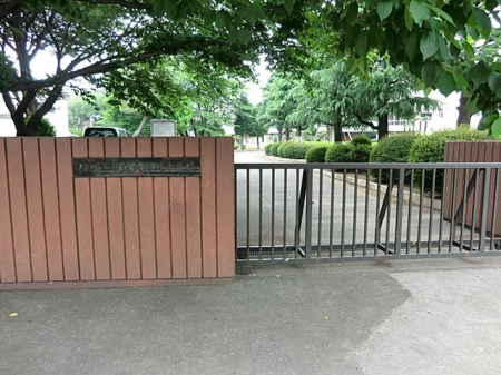 ���ӊ��@���w�Z 1800m ���͌��s�����k���w�Z