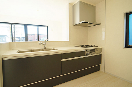 �L�b�`���@�������Ƒ��̉�b���e�ށA�S�n�悢�L�b�`���X�y�[�X