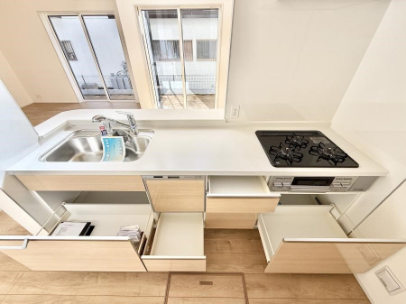 �L�b�`���@�������Ƒ����J��[�߂�A������̂���L�b�`��