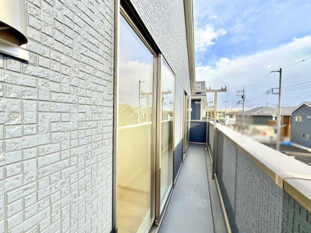 �o���R�j�[�@������ �G�߂̈ڂ낢����������J���I�ȋ�Ԃł�