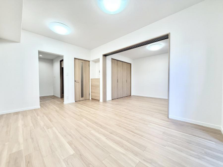 ���r���O�@���������S�n�̂����A���z�̃��r���O