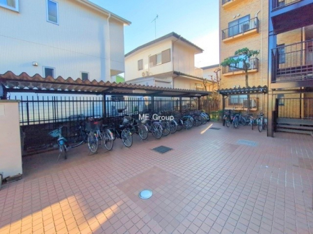 ���̑��@�O�ρ�������Ɛ������ꂽ���֏�ŁA���]�Ԃ̕ۊǂ����S�ł�