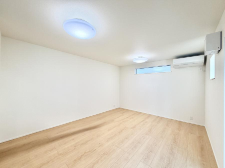 ���r���O�@���������S�n�̂����A���z�̃��r���O