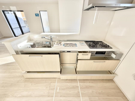 �L�b�`���@�������Ƒ����J��[�߂�A������̂���L�b�`��