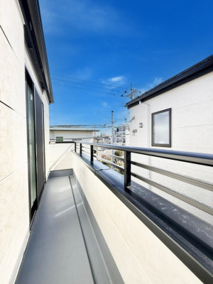 �o���R�j�[�@������ �G�߂̈ڂ낢����������J���I�ȋ�Ԃł�