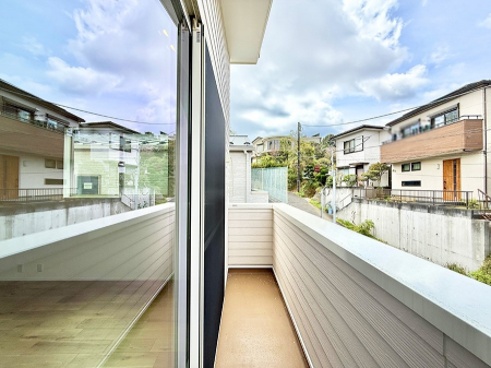 �o���R�j�[�@������ �G�߂̈ڂ낢����������J���I�ȋ�Ԃł�