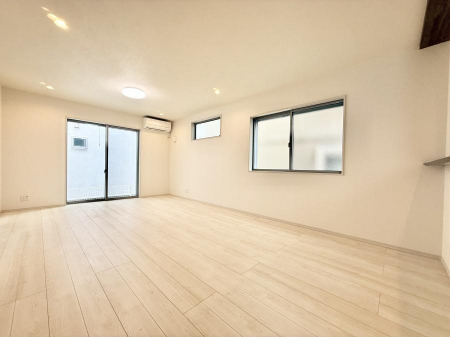 ���r���O�@���������났�ƏΊ炪�W�܂�A�S���܂郊�r���O