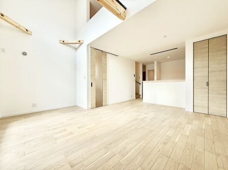 ���r���O�@���������났�ƏΊ炪�W�܂�A�S���܂郊�r���O