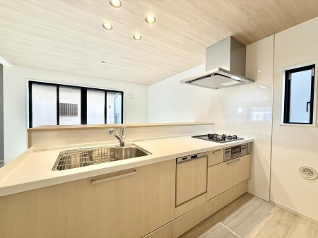 �L�b�`���@�������Ƒ����J��[�߂�A������̂���L�b�`��