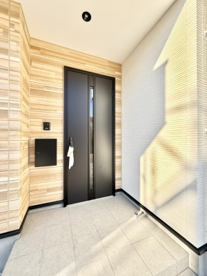 ���ց@�O�ρ� �V���v���Ŕ������A�Z�܂��̑���ۂ��ʂ錺�ւł�