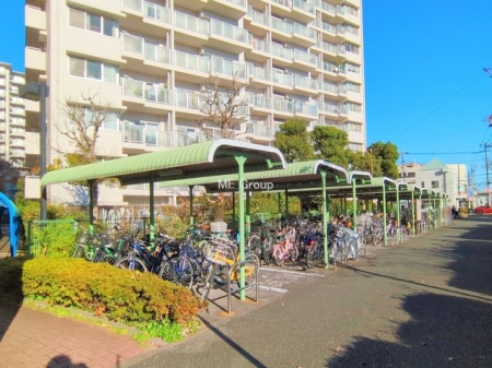 ���̑��@�O�ρ����]�Ԃ��g�����Ƒ��ɂ����S�̒��փX�y�[�X��~�n���ɂ��p��