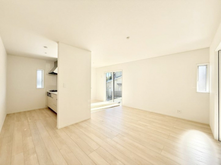 ���r���O�@���������S�n�̂����A���z�̃��r���O