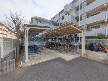 ���̑��@�O�ρ��~�n���ɒ��֏���������Ă���A���]�Ԃ̗��p���X���[�Y�ł�