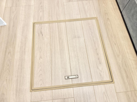 ���̑����ρ@�ݔ����B�ꂽ���[�X�y�[�X�ŉƑS�̂��X�b�L��