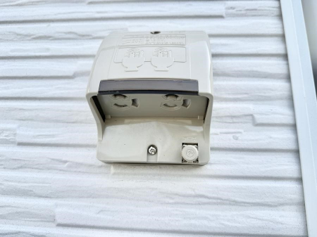 ���̑����ρ@�ݔ������O�ɓd���R���Z���g������΁A�������@�ő���O�ǂ�|������ȂǕ֗��ł��B