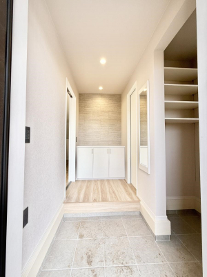 ���ց@������ �V���v���Ŕ������A���K�ȕ�炵�̓����