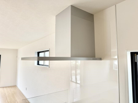 ���̑����ρ@�ݔ����t�[�h�ɕ����Ă���ׁA���������C��ɗU������A�����I�ɔr�����ł��܂�