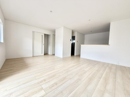 ���r���O�@���������났�ƏΊ炪�W�܂�A�S���܂郊�r���O