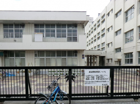 ���ӊ��@���w�Z 1000m ���l�s�����J��񏬊w�Z