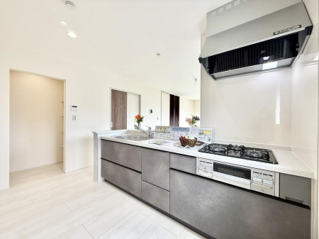 �L�b�`���@�������L���C�ɕЕt���A�g���₷���L�b�`��