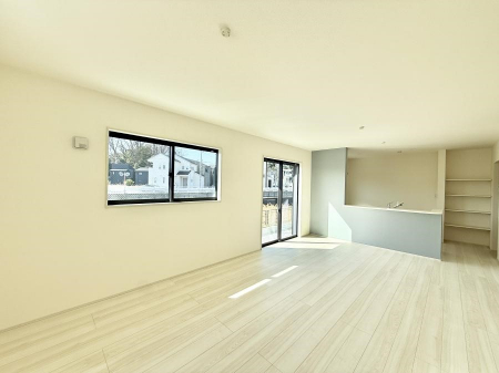 ���r���O�@���������S�n�̂����A���z�̃��r���O