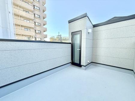 �o���R�j�[�@������ �G�߂̈ڂ낢����������J���I�ȋ�Ԃł�