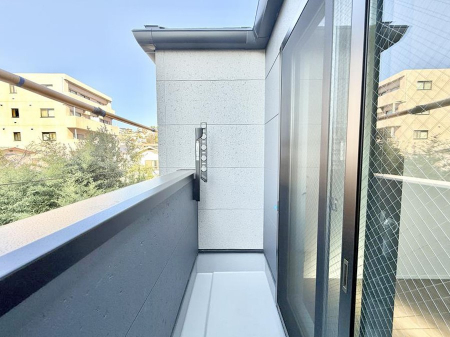 �o���R�j�[�@������ �G�߂̈ڂ낢����������J���I�ȋ�Ԃł�